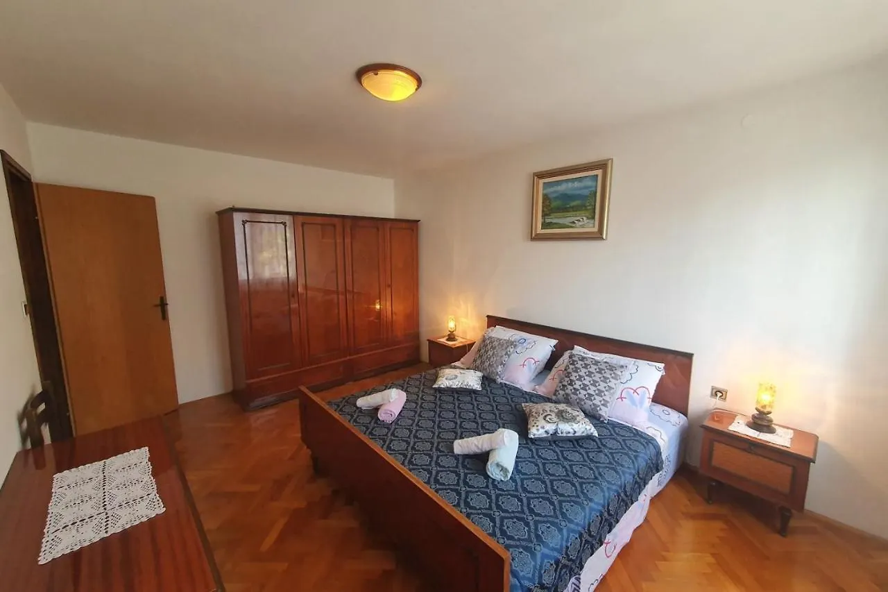 Apartment Zdenka For Max 2 Persons In Vrsar Center Close To Sea